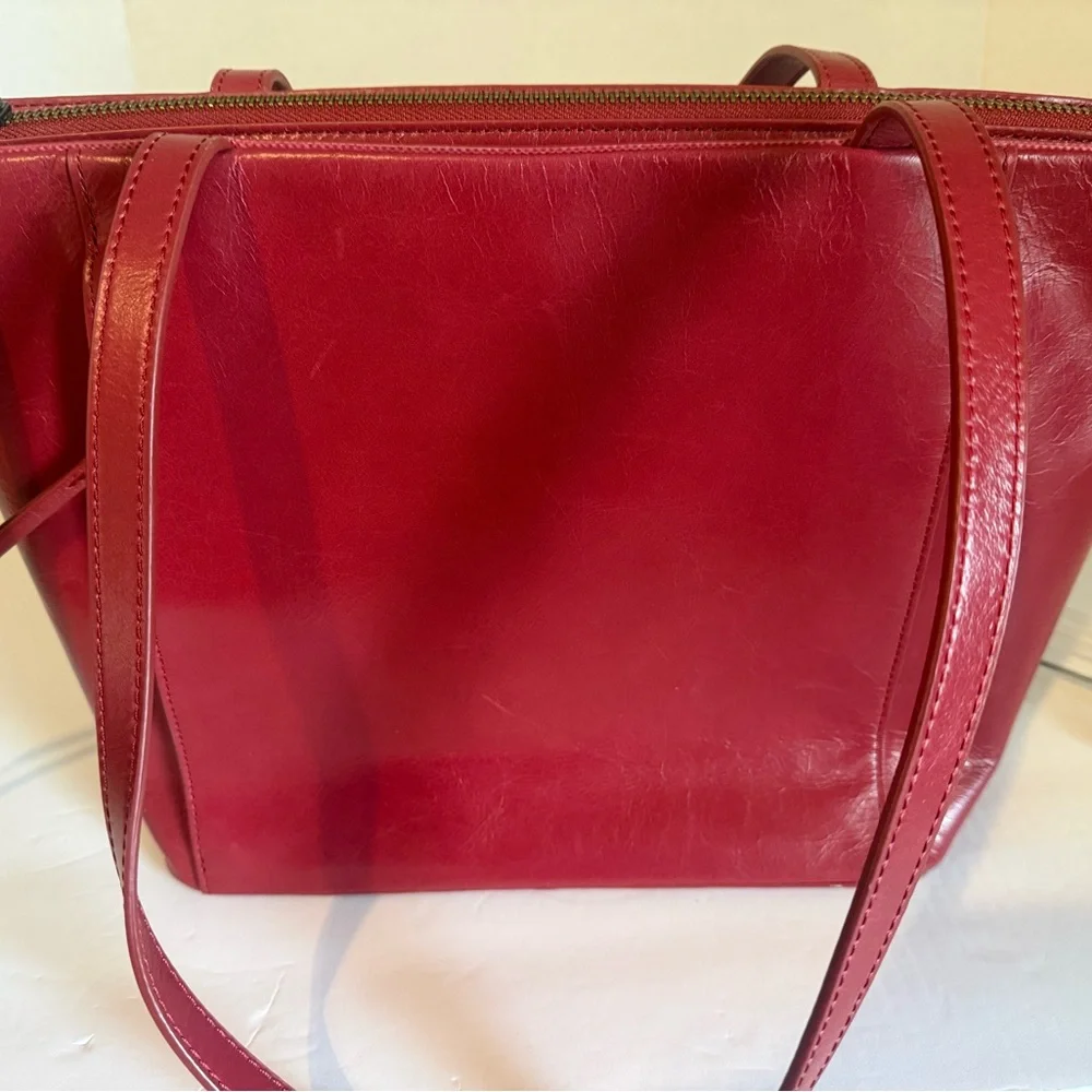 Hobo Cranberry Trapezoid Shoulder Bag w/Zipper Accent Gold Hardware Inner Pocket
